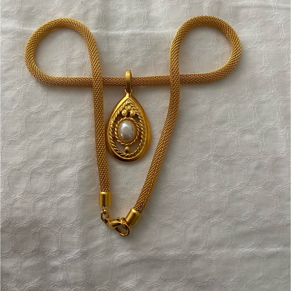 Vintage Pendant Necklace - Picture 5 of 5
